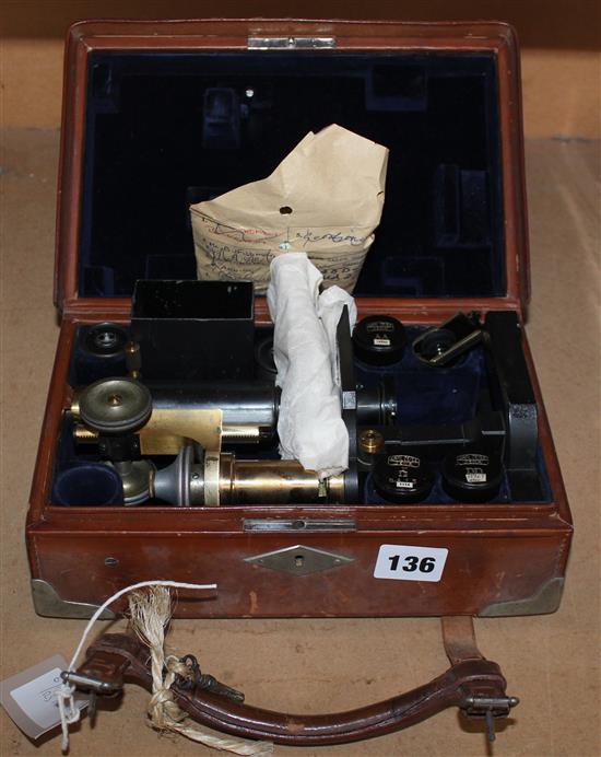 Small leather cased portable Zeiss microscope & lenses